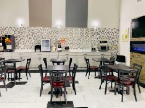 Super 8 by Wyndham Shakopee Hotels in Shakopee