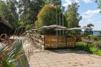 Kallhällsbaden Vandrarhem - Hostel Hotels near Majskogen