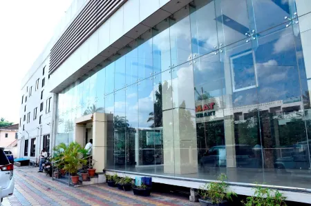 Hotel Kanishka International