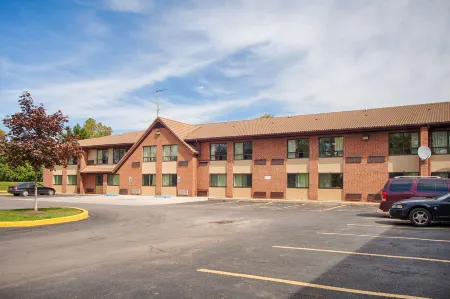 Motel 6 East Syracuse, NY - Airport