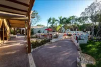 Holbox Dream Beachfront Hotel