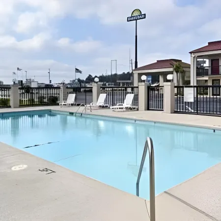Days Inn by Wyndham Dublin GA