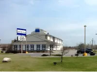 Super 8 by Wyndham Sault Ste. Marie Hotels near Walgreens