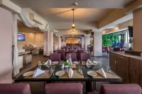 Golden Tulip Goa Candolim - breakfast