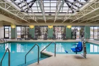 La Quinta Inn & Suites by Wyndham Madison American Center - Pools