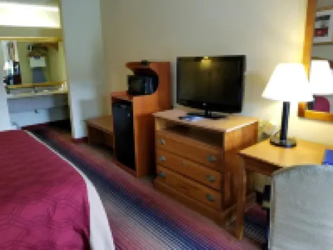 FairBridge Inn Express Natchez Hotels in Adams County