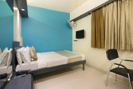 Mannars Deluxe Lodge