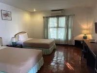Triple Resort Hotell i Khok Mo