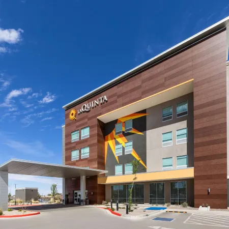 La Quinta Inn & Suites by Wyndham El Paso East Loop-375