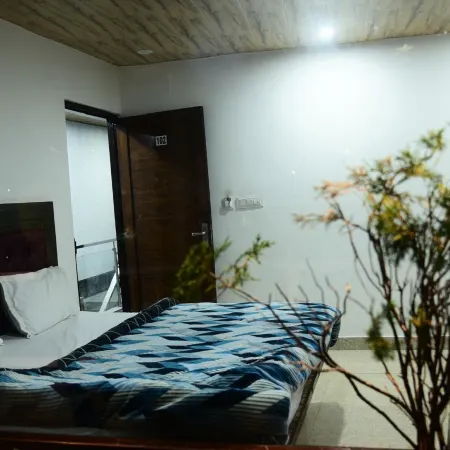 Aatithi Hotel by Grb