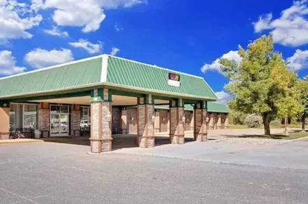 Norwood Inn & Suites Worthington