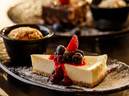 Mercure Cardiff North Hotel Отели в г. Лланедирн