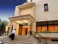 Odysseia Hotel Kapetanios Отели в г. 
