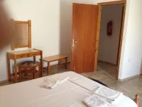 Spacious Apartment, Garden View & Partial Seaview.