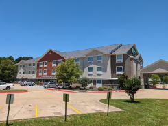 Holiday Inn Express & Suites EL DORADO by IHG