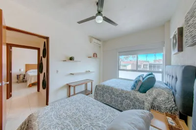 Beautiful Condo with Pool and Close to the Beach Hotel di 