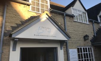 The Lodge at Broadway