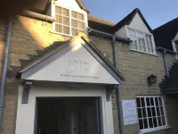 The Lodge at Broadway Hotels in Broadway