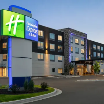 Holiday Inn Express & Suites RHINELANDER by IHG