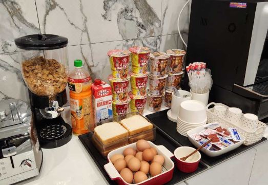 객실 내 스타일러 시설