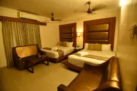 The Gopinivas Grand, Kanyakumari Hotels near Mayapuri Wonder Wax