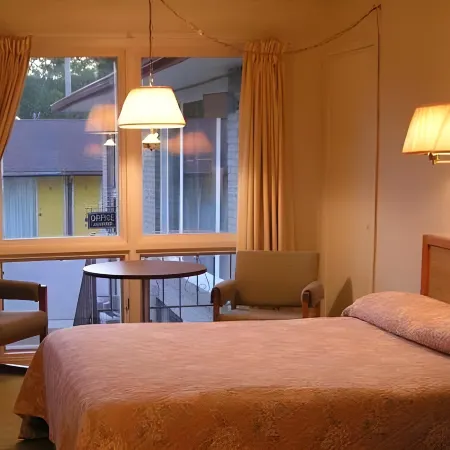 Town'n Country Motor Inn