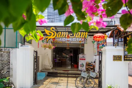 Sam Sam Homestay Отели рядом с достопримечательностью «Museum of Folklore in Hoi An»