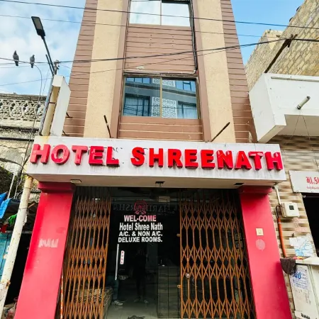 Hotel Shree Nath - 200 Meters from Dwarkadhish Temple