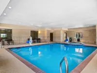Comfort Suites Lindale - Pools