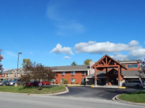 AmericInn by Wyndham Sturgeon Bay Hotels in Door County