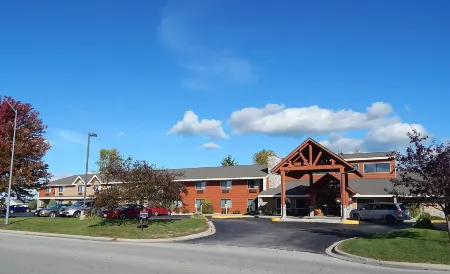 AmericInn by Wyndham Sturgeon Bay Отели в г. Гарднер