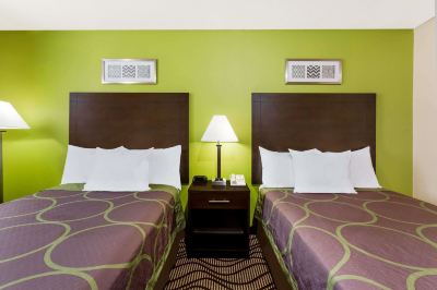 ダブルベッド2台ルーム(喫煙) スーパー 8 - タッパハノックの写真