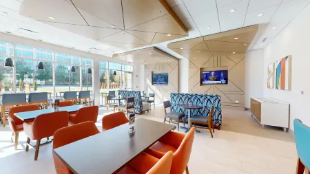 Holiday Inn Express & Suites Chicago Schaumburg Отели в г. Шаумбург