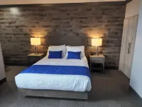 Razoolies Inn Hotels in Stephenville