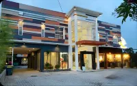 Regency Hotel Pringsewu Hotels near Damar papan, reki yesma