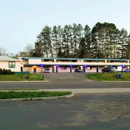 Love Hotels Timberline by OYO Lake Superior