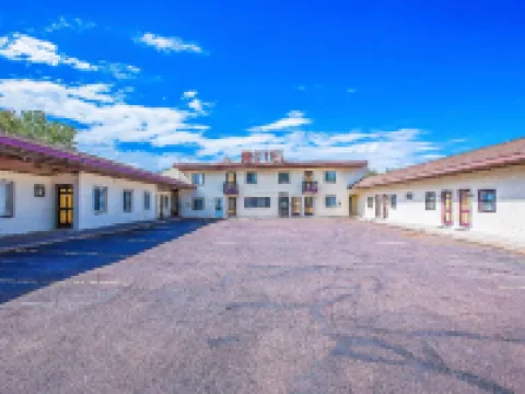 Love Hotels Silver Street by OYO at Hurley WI Hotels in Iron County