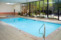 Wyndham Columbus - Pools