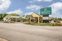 Quality Inn & Suites Near Lake Eufaula - 2-Star