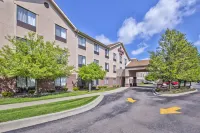 Hampton Inn Detroit/Belleville-Airport Area Hotels in Van Buren Charter Township