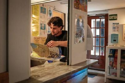 Front Desk Mana Mana Youth Hostel Photo