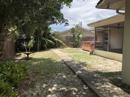 Largo Home close to Pinellas Trail and Clearwater Beach