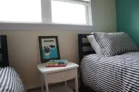 Cozy Ski House in Stowe, 5 min to village, perfect for family/friends getaway Các khách sạn gần The Swimming Hole