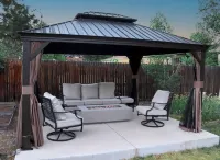 Denver 3bed/2 bath with spacious backyard