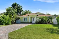 6bdr/4bath tropical paradise with heated pool and lanai, 1 mile from the beach