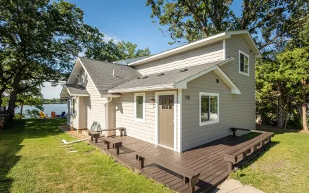 Lake home with great views of Alexandria