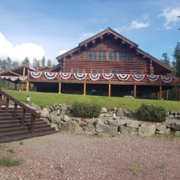 Rustic 1 bedroom, 1 bath, 2 minutes from the West Glacier Park