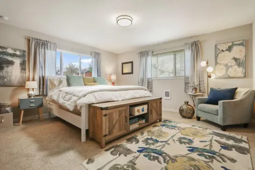 Cheerful family home 1/2 mile from downtown