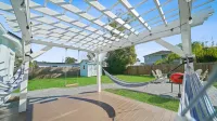 Teddy's Beach House walking distance to Beach!
