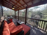★ The LODGE ★ No Clean Fee ★ Private Retreat w/ Adjustable KING Bed